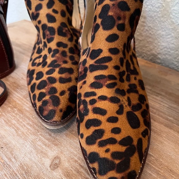 Faux animal print shoes, A Rider Girl-size 8.5. - Picture 3 of 3